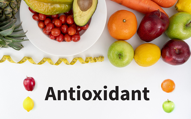 How Antioxidants can help in Treating Acne