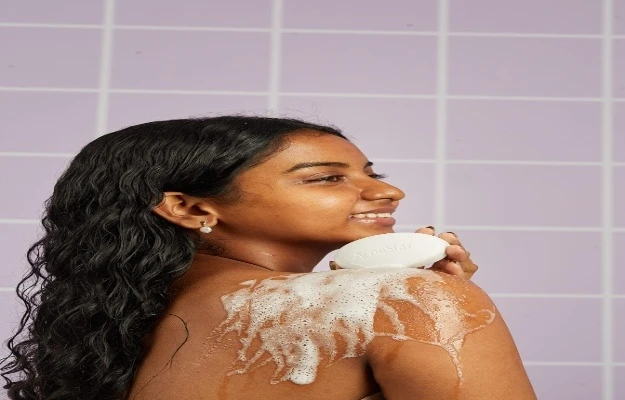 Still Getting Body Acne in Summer? Your Soap Might Be the Reason